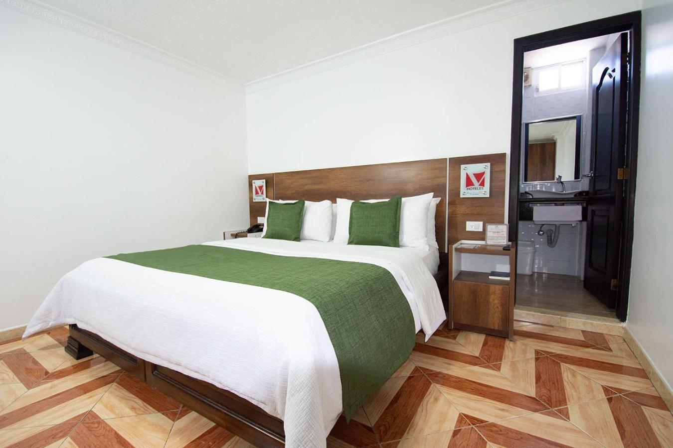 Hotel Plaza Victoria Ibarra Bagian luar foto