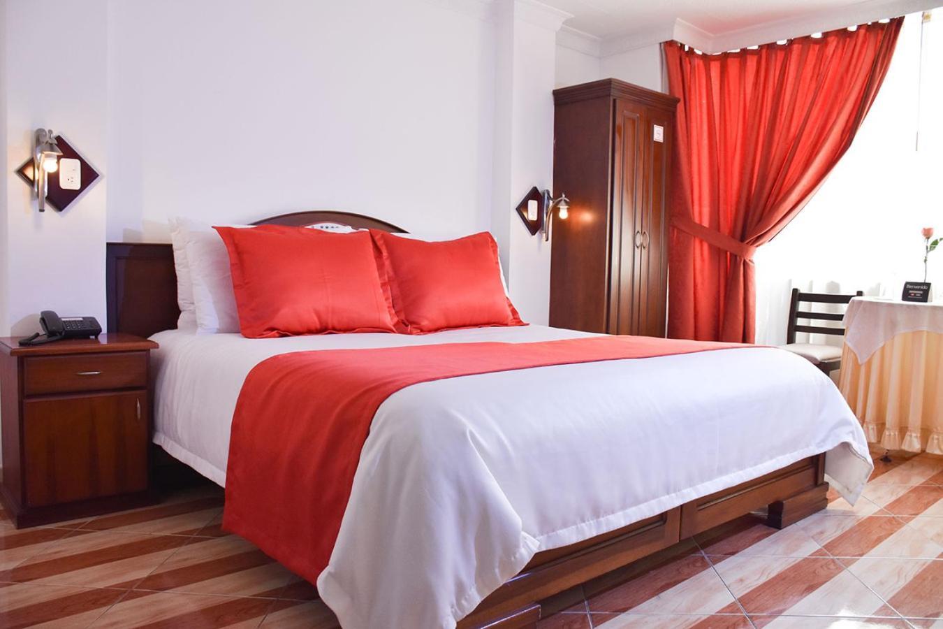 Hotel Plaza Victoria Ibarra Bagian luar foto
