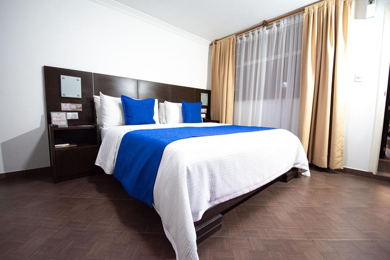 Hotel Plaza Victoria Ibarra Bagian luar foto