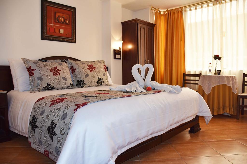 Hotel Plaza Victoria Ibarra Bagian luar foto