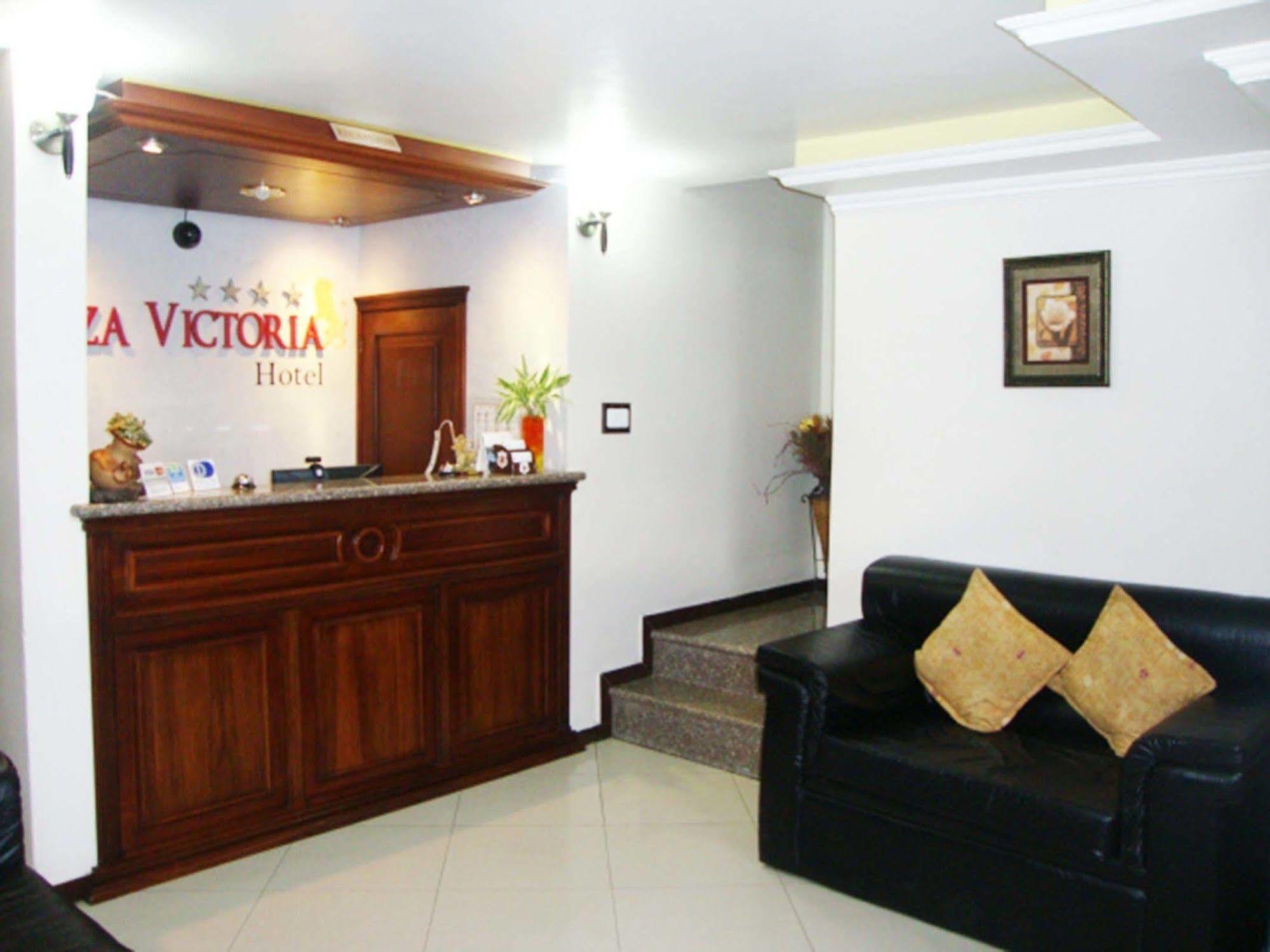 Hotel Plaza Victoria Ibarra Bagian luar foto