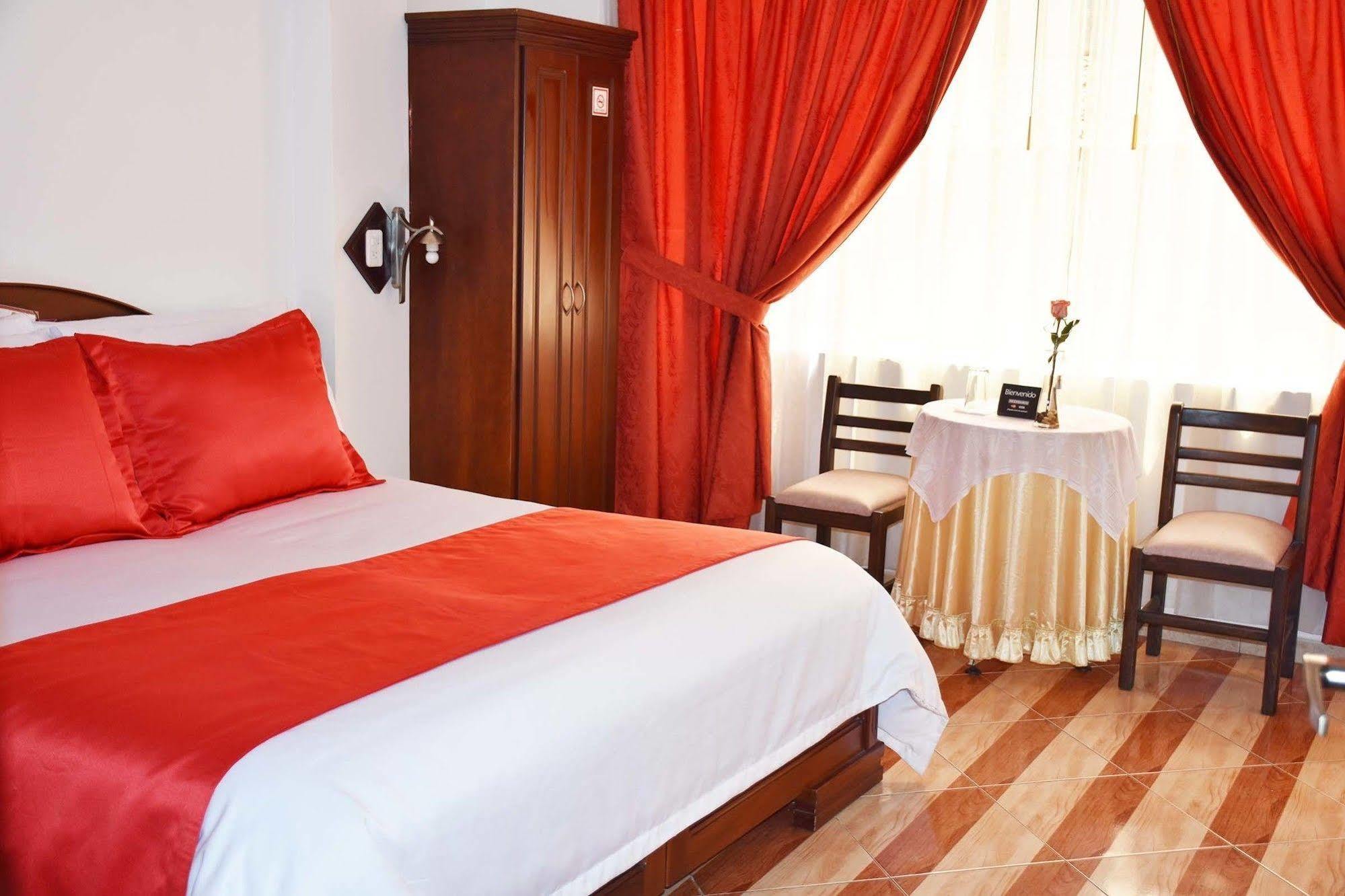 Hotel Plaza Victoria Ibarra Bagian luar foto